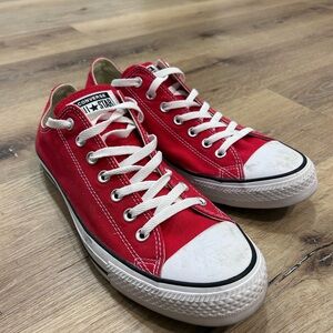 Converse Low Top Sneakers in Red and White